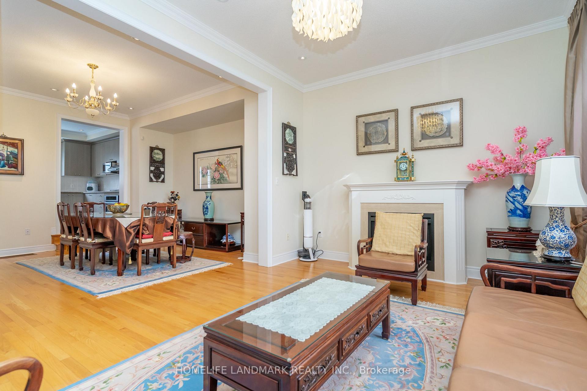 Photo 6 of 9 Mackenzie's Stand Avenue, Markham, Unionville — HOMEH