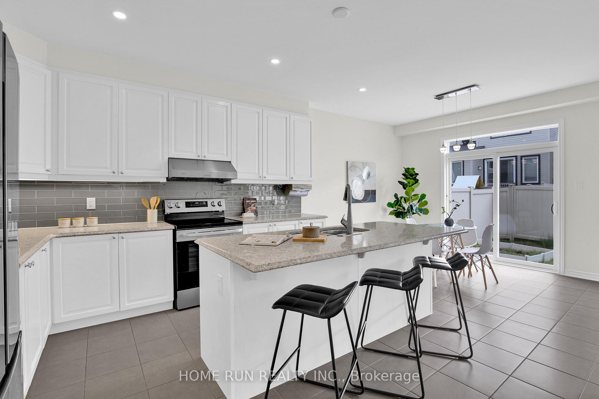 Photo 10 of 185 Flowing Creek Circle, Ottawa, Kanata - Emerald Meadows/Trailwest — HOMEH