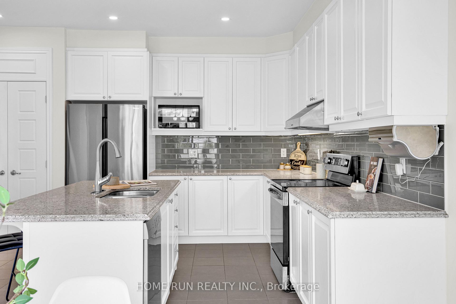 Photo 11 of 185 Flowing Creek Circle, Ottawa, Kanata - Emerald Meadows/Trailwest — HOMEH