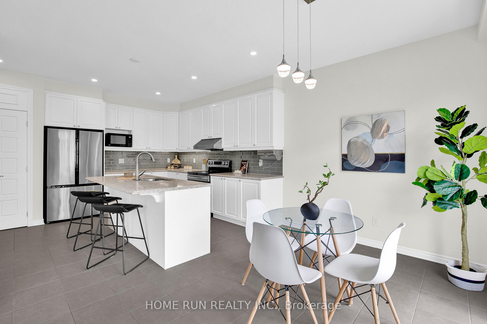 Photo 12 of 185 Flowing Creek Circle, Ottawa, Kanata - Emerald Meadows/Trailwest — HOMEH