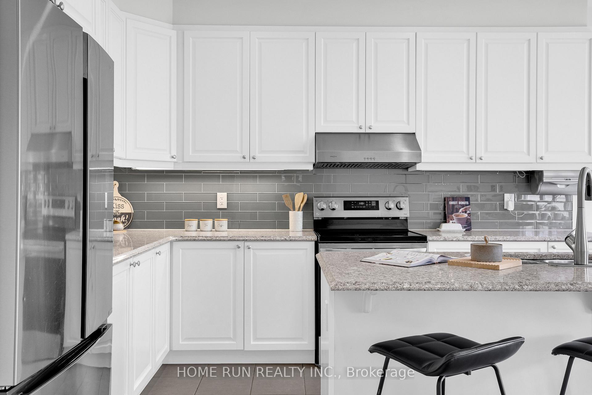 Photo 13 of 185 Flowing Creek Circle, Ottawa, Kanata - Emerald Meadows/Trailwest — HOMEH