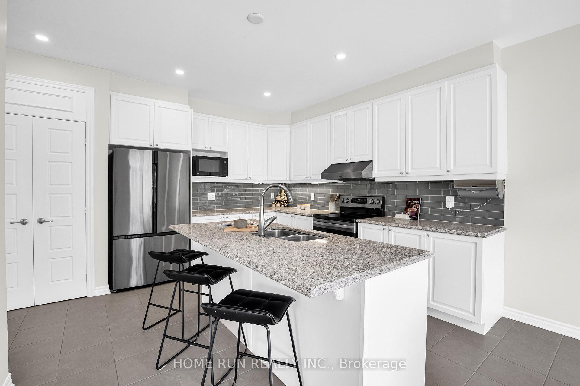 Photo 14 of 185 Flowing Creek Circle, Ottawa, Kanata - Emerald Meadows/Trailwest — HOMEH