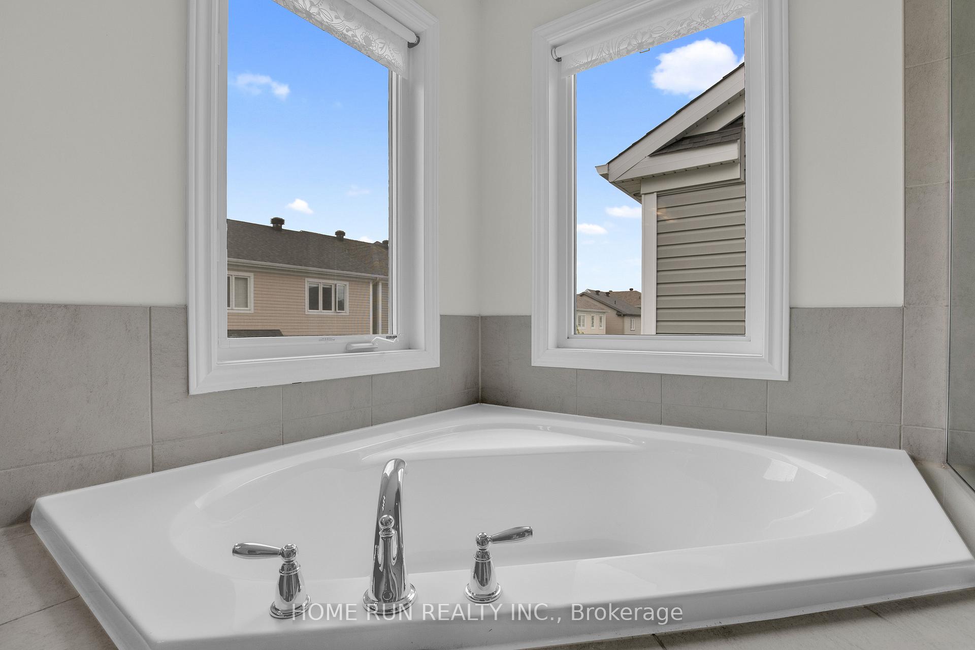 Photo 26 of 185 Flowing Creek Circle, Ottawa, Kanata - Emerald Meadows/Trailwest — HOMEH