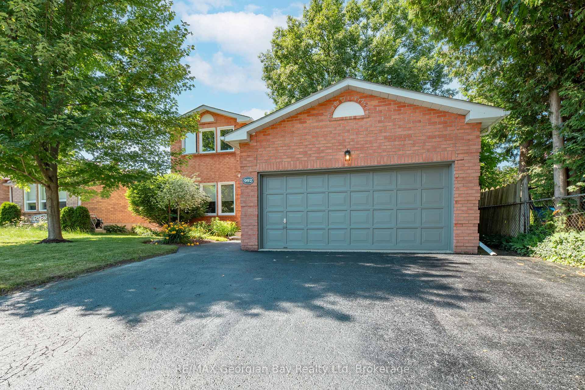 Photo 1 of 992 Dominion Avenue, Midland — HOMEH
