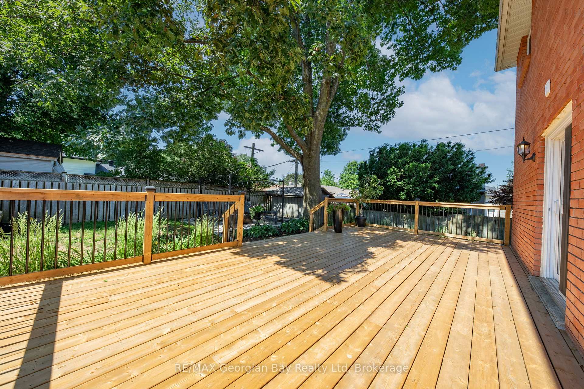 Photo 7 of 992 Dominion Avenue, Midland — HOMEH