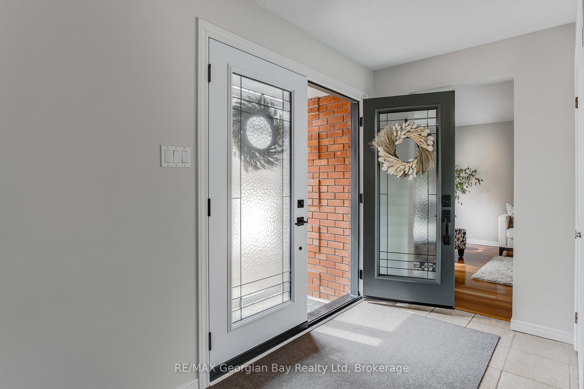 Photo 12 of 992 Dominion Avenue, Midland — HOMEH