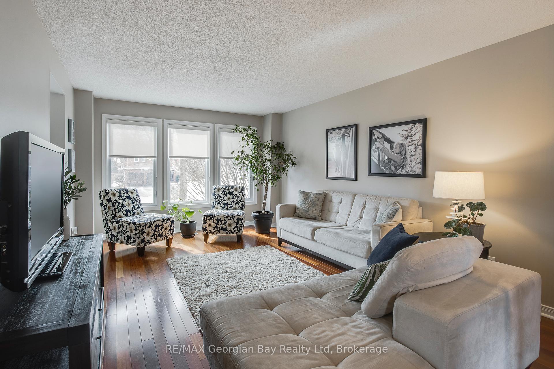 Photo 15 of 992 Dominion Avenue, Midland — HOMEH