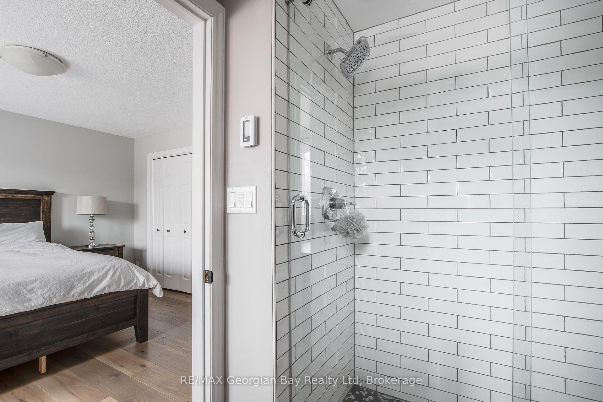 Photo 23 of 992 Dominion Avenue, Midland — HOMEH
