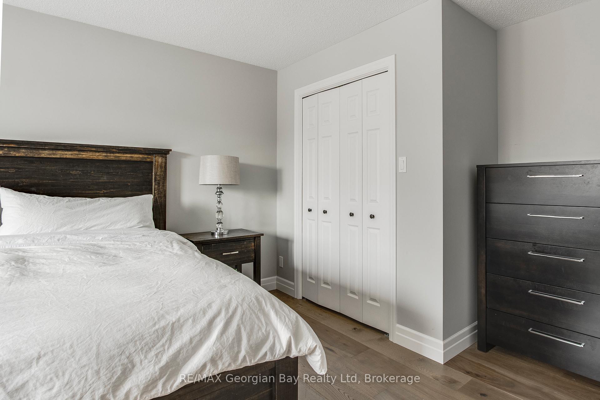 Photo 26 of 992 Dominion Avenue, Midland — HOMEH