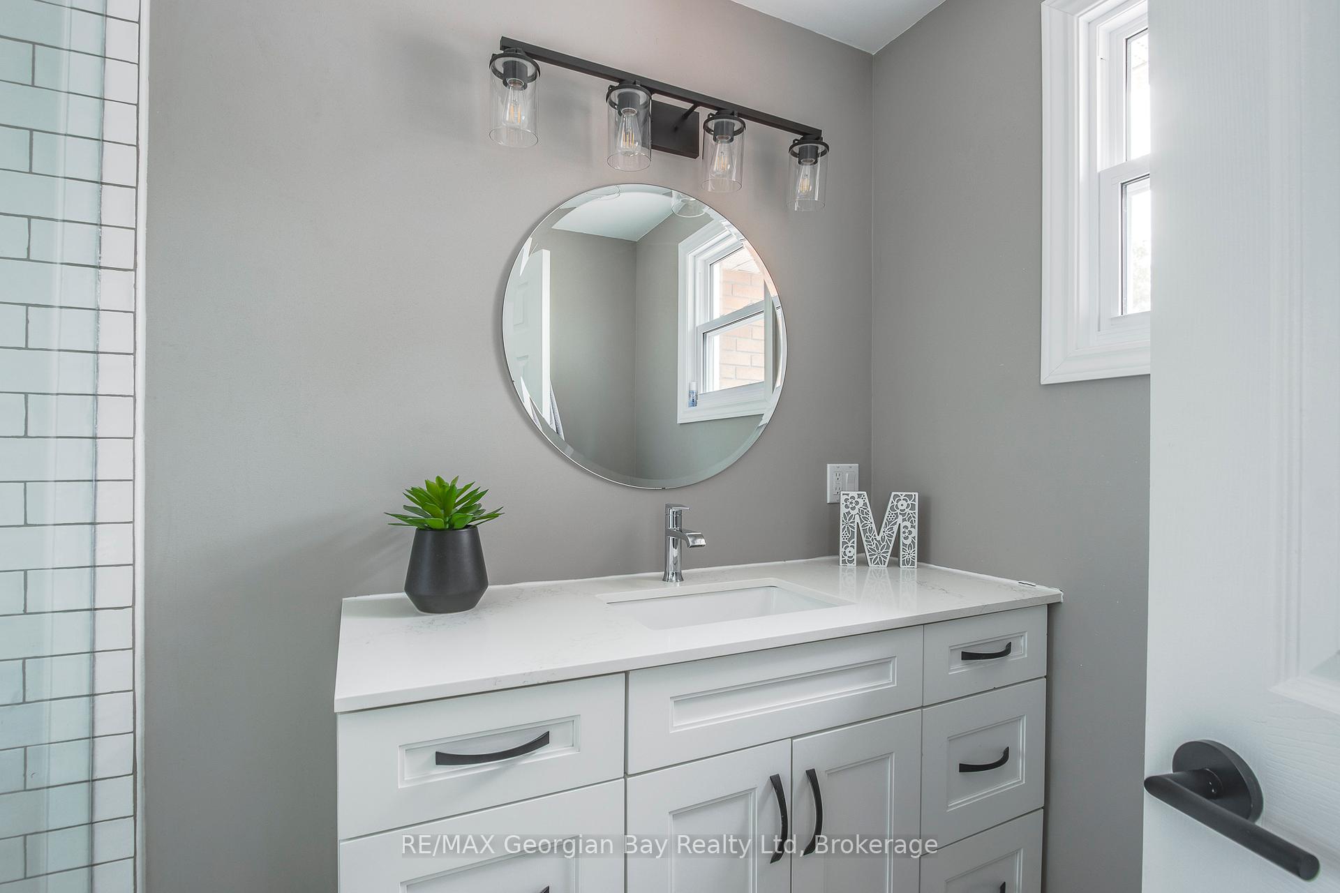 Photo 29 of 992 Dominion Avenue, Midland — HOMEH