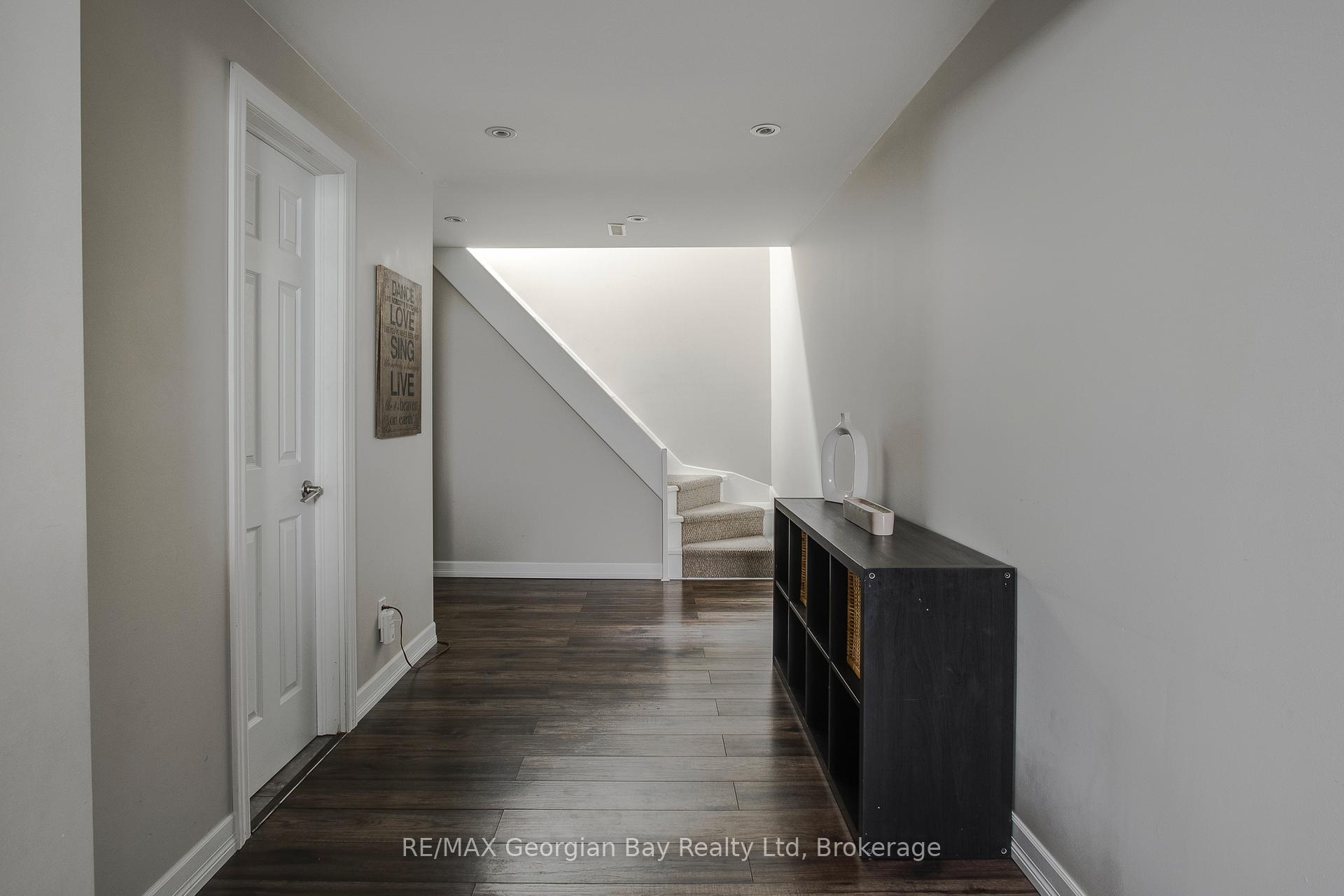 Photo 34 of 992 Dominion Avenue, Midland — HOMEH