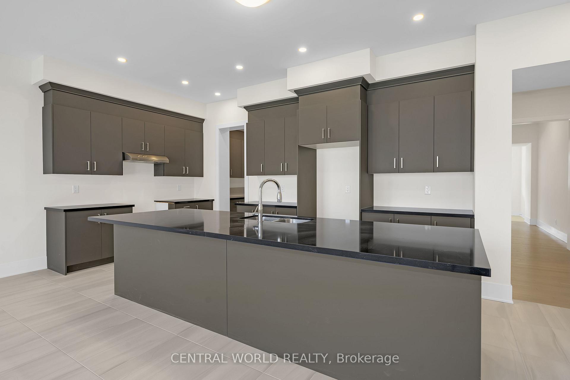 Photo 13 of 43 Godfrey Willis Drive, Markham, Angus Glen — HOMEH