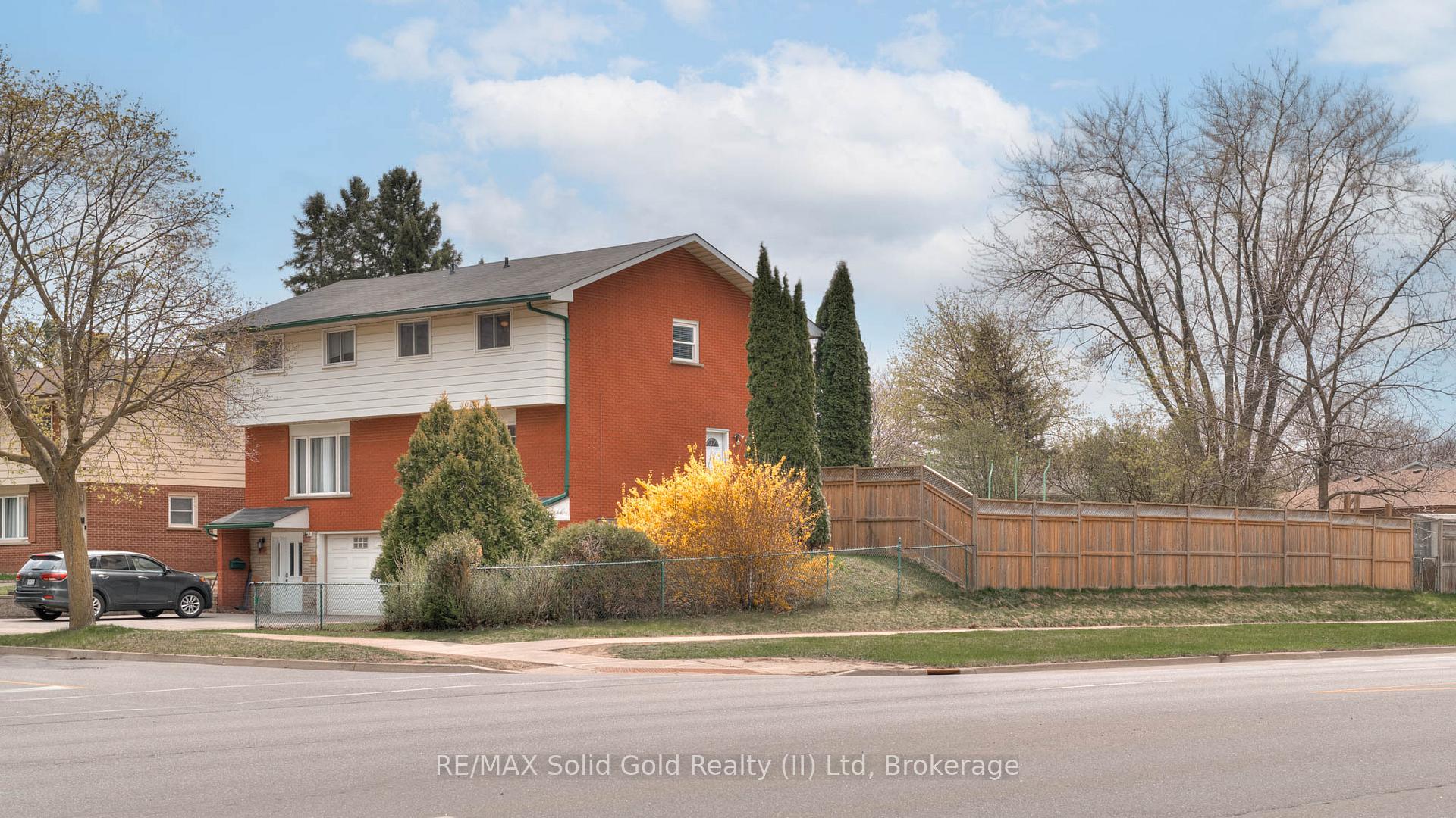 Photo 3 of 3 Shaftsbury Drive, Kitchener — HOMEH