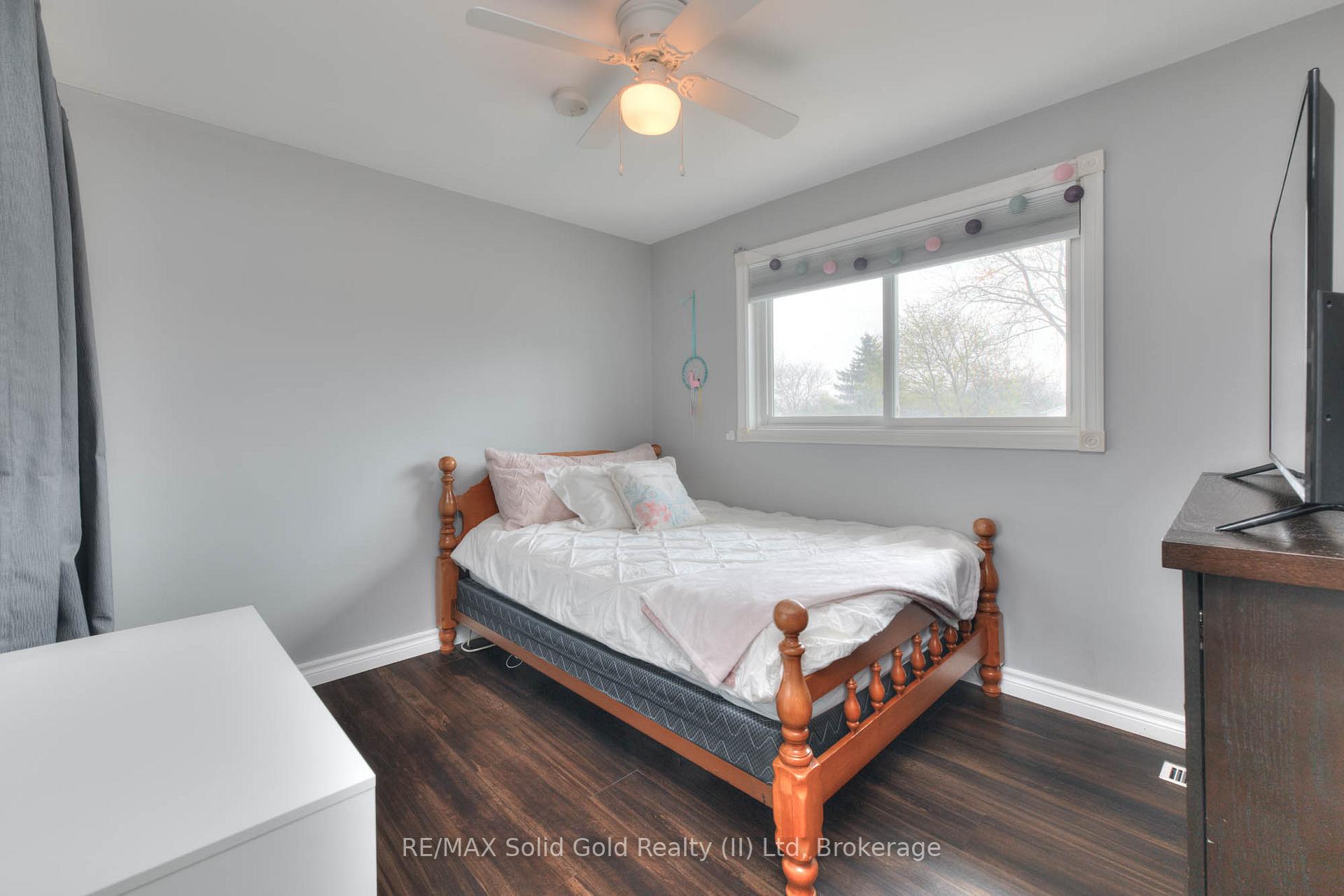 Photo 21 of 3 Shaftsbury Drive, Kitchener — HOMEH