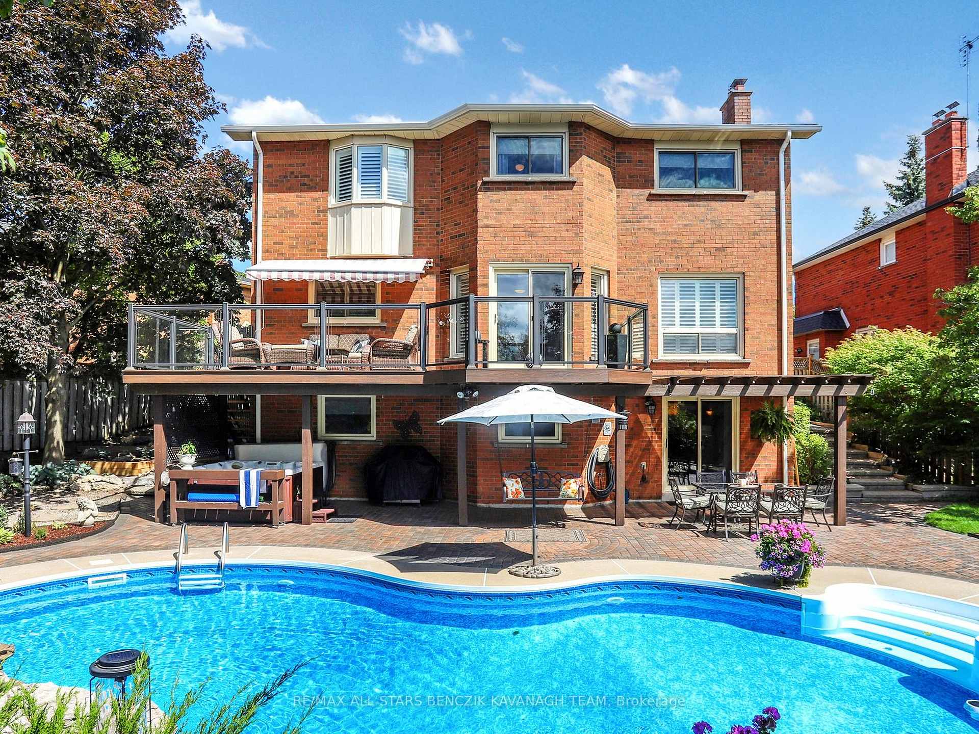 Photo 2 of 3 West Side Drive, Markham, Markville — HOMEH