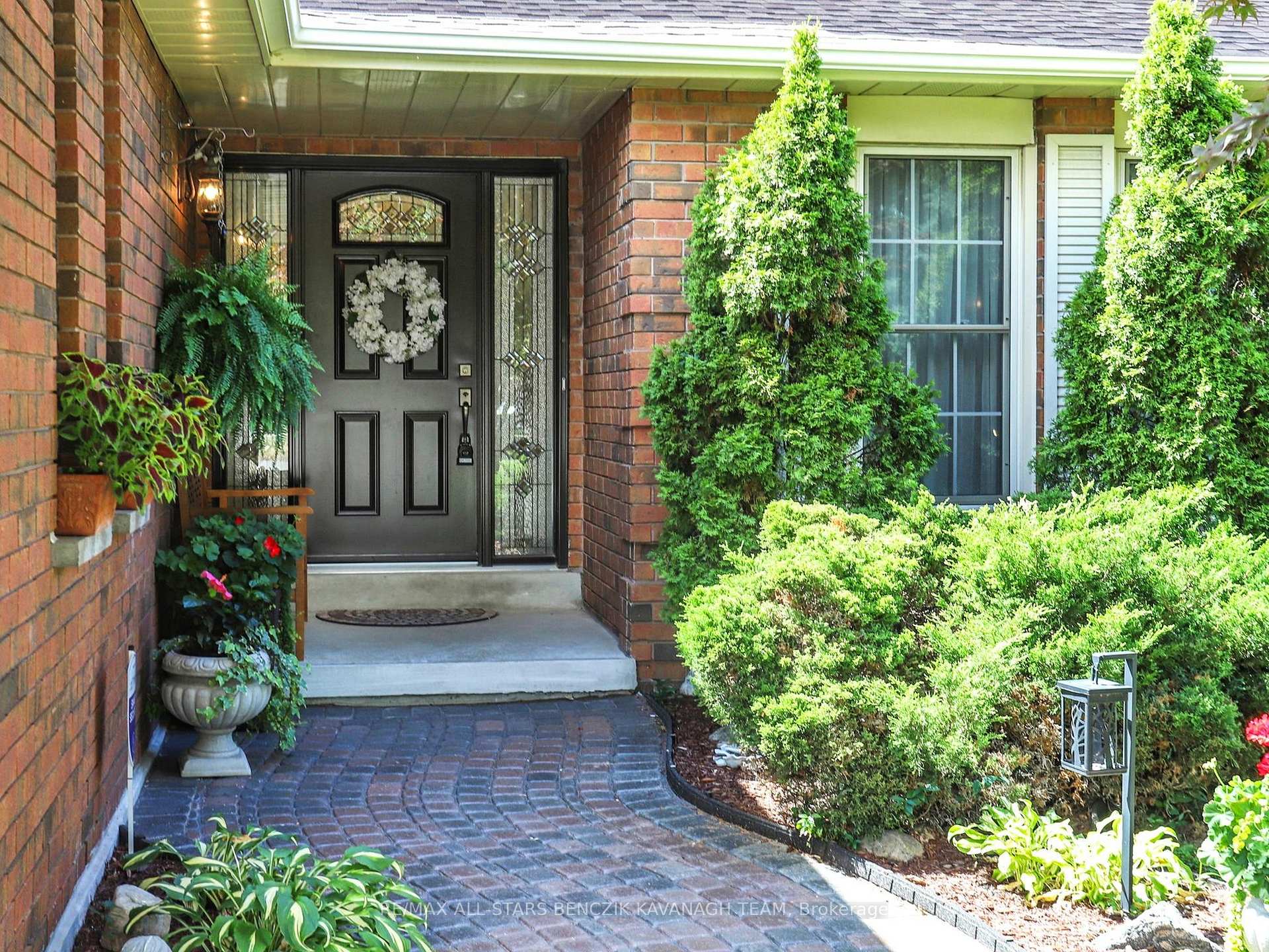 Photo 3 of 3 West Side Drive, Markham, Markville — HOMEH