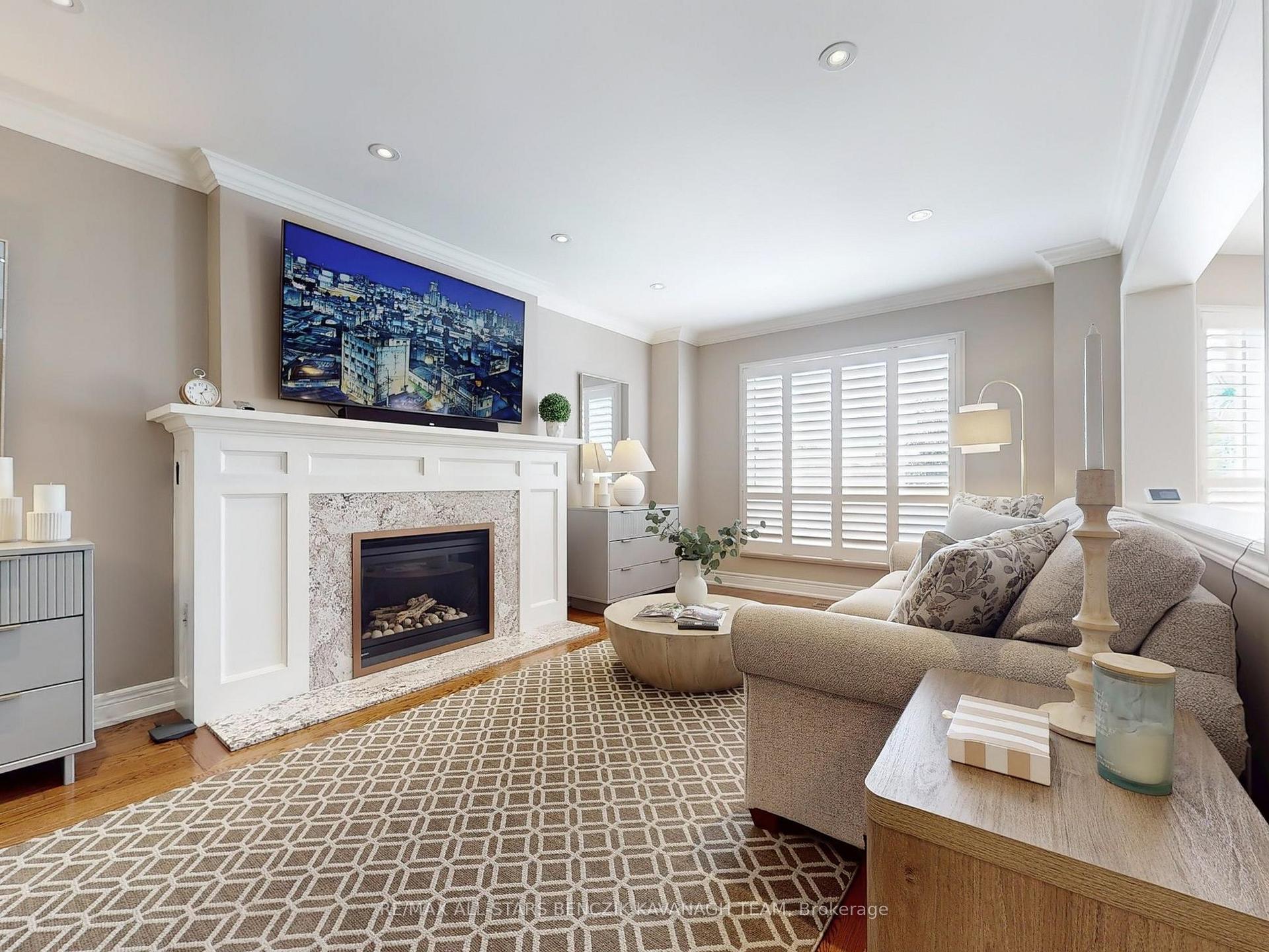 Photo 6 of 3 West Side Drive, Markham, Markville — HOMEH