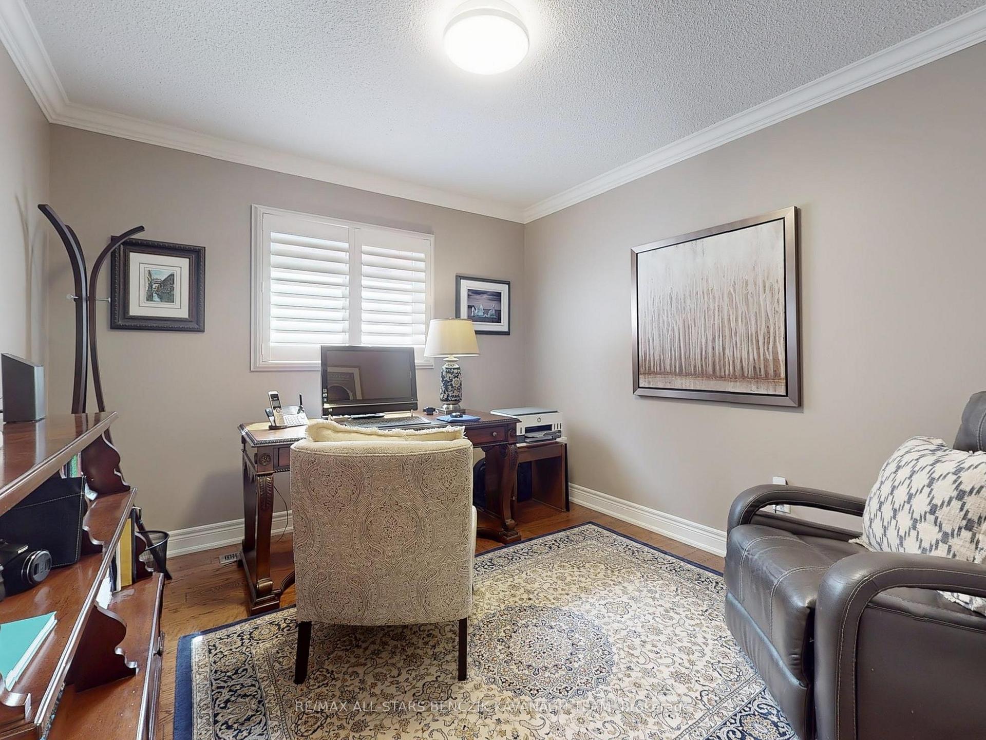 Photo 11 of 3 West Side Drive, Markham, Markville — HOMEH