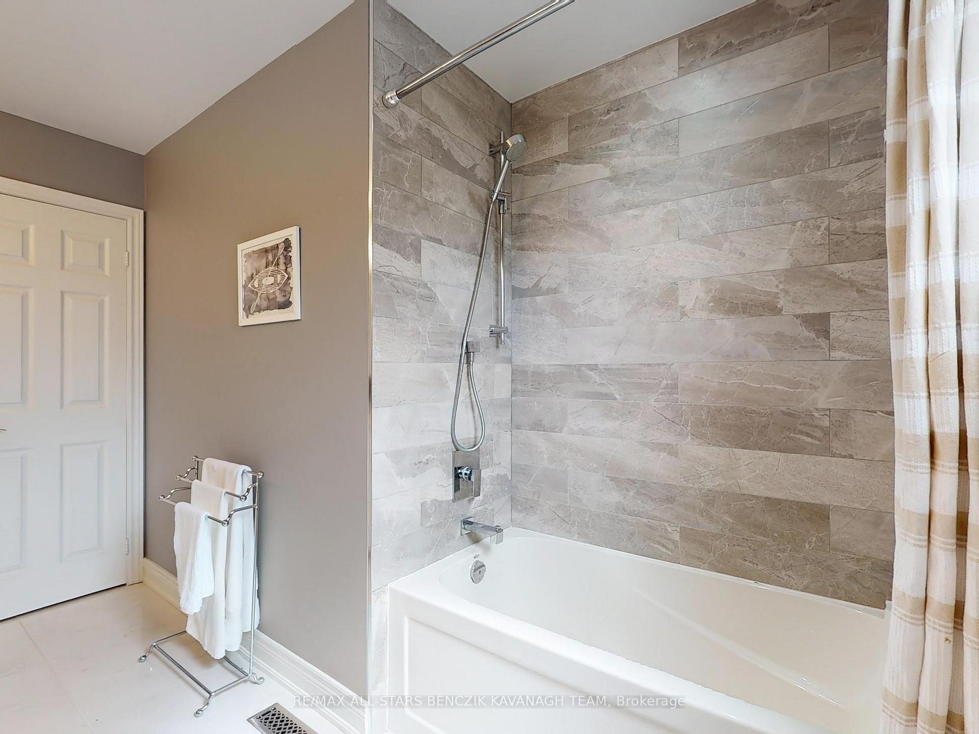 Photo 22 of 3 West Side Drive, Markham, Markville — HOMEH