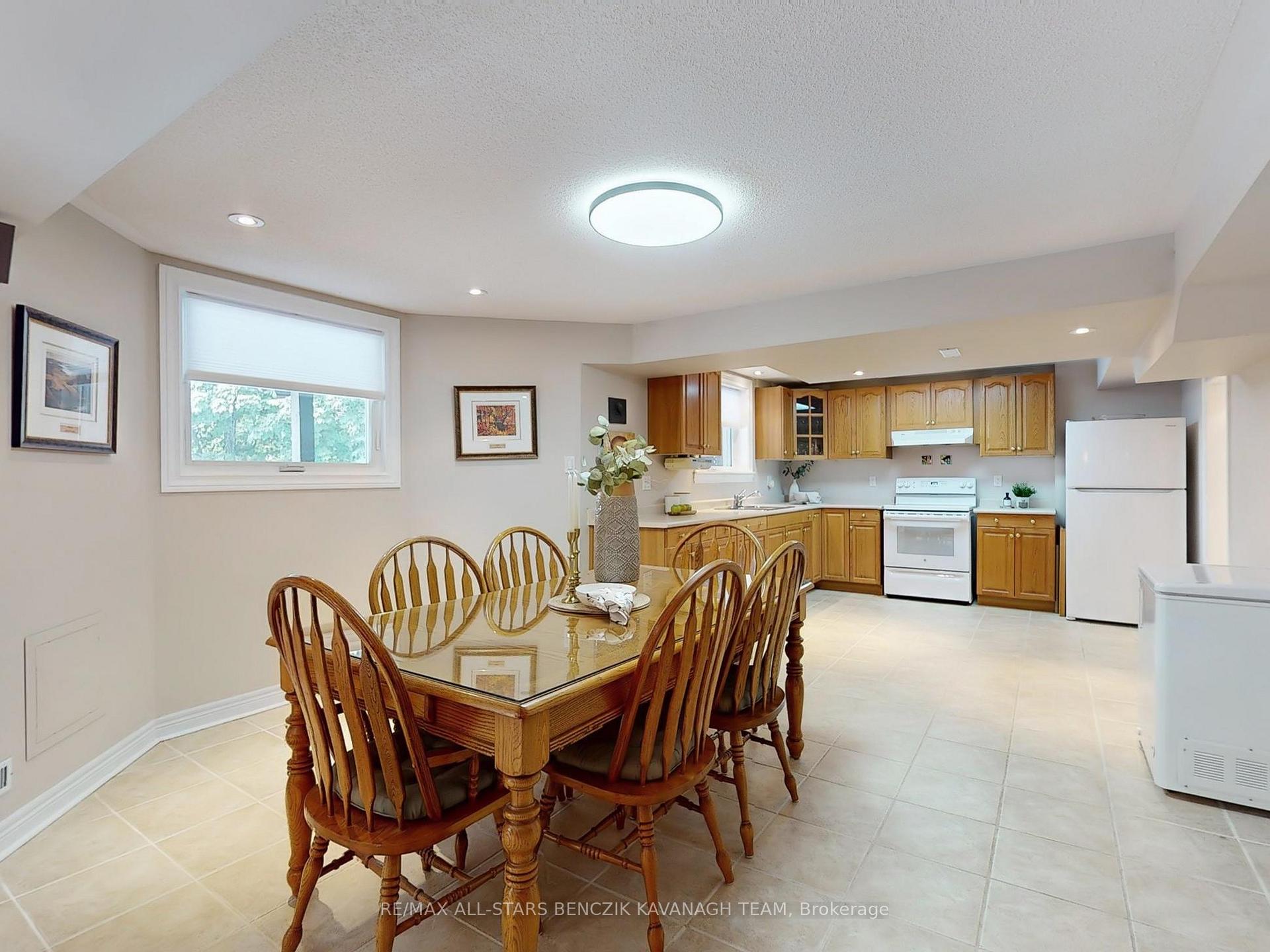 Photo 24 of 3 West Side Drive, Markham, Markville — HOMEH