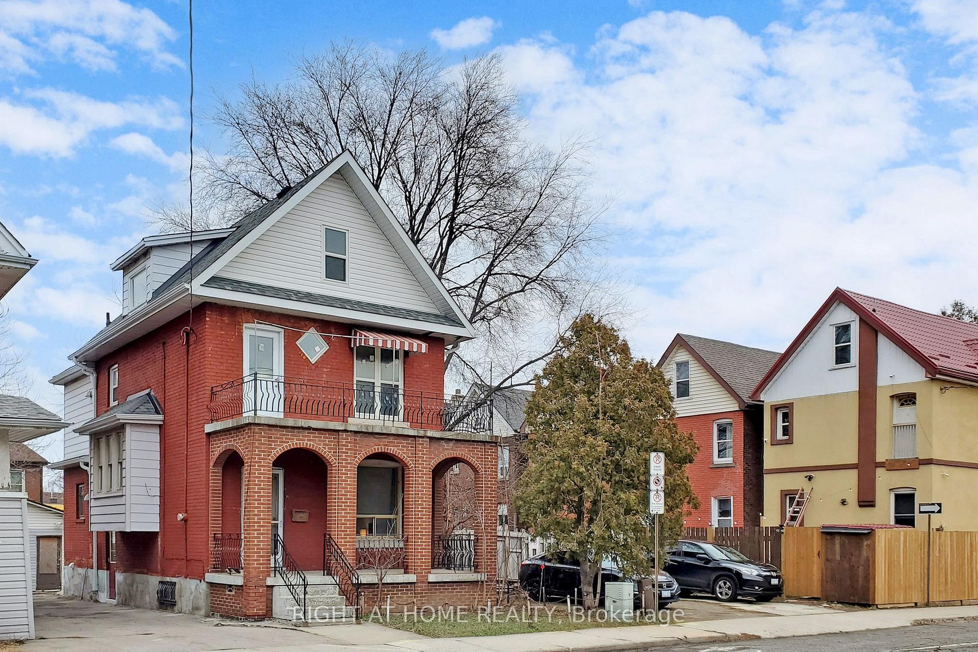 Front of Unit Upper, 703 Wilson Street