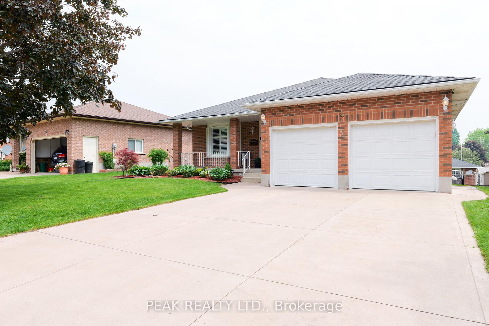Photo 2 of 20 Tami Court, Kitchener — HOMEH