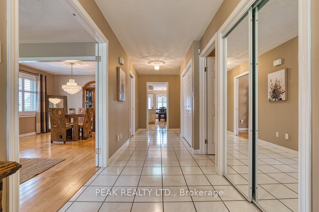 Photo 8 of 20 Tami Court, Kitchener — HOMEH