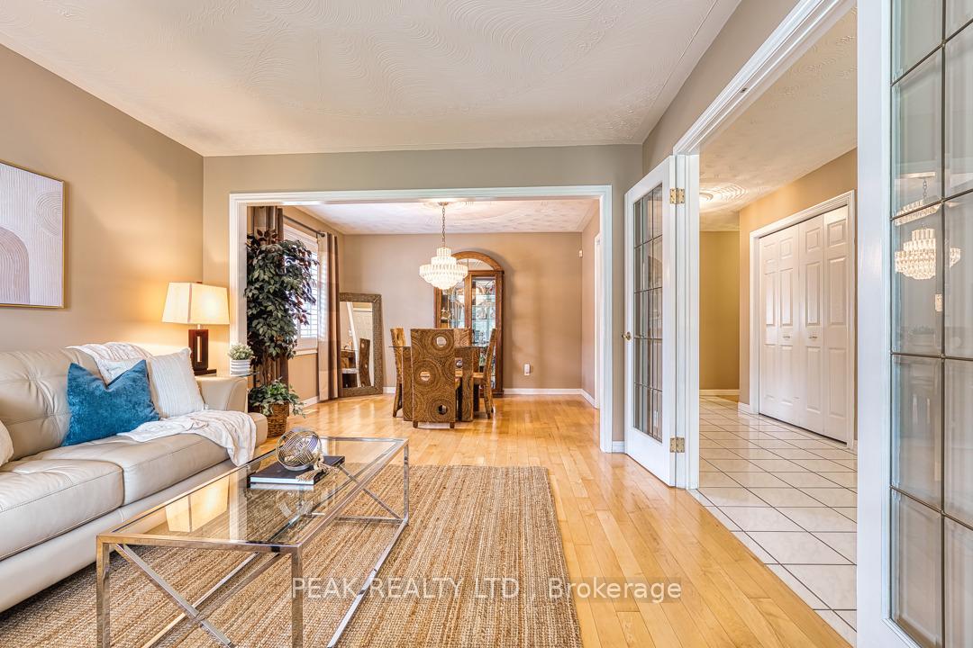 Photo 12 of 20 Tami Court, Kitchener — HOMEH