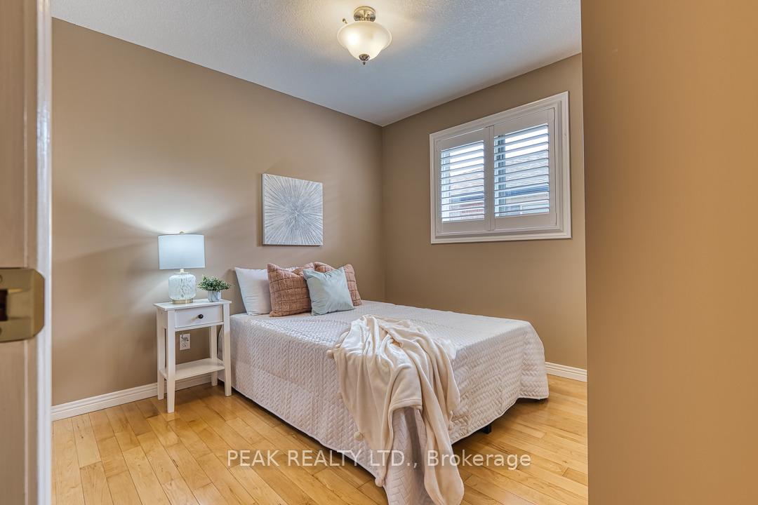 Photo 23 of 20 Tami Court, Kitchener — HOMEH