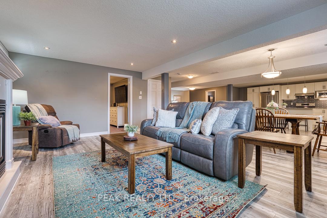 Photo 32 of 20 Tami Court, Kitchener — HOMEH