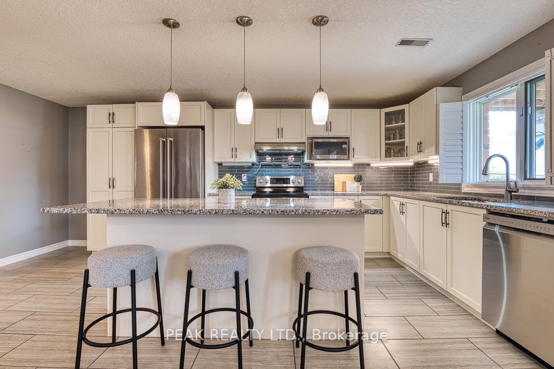 Photo 40 of 20 Tami Court, Kitchener — HOMEH