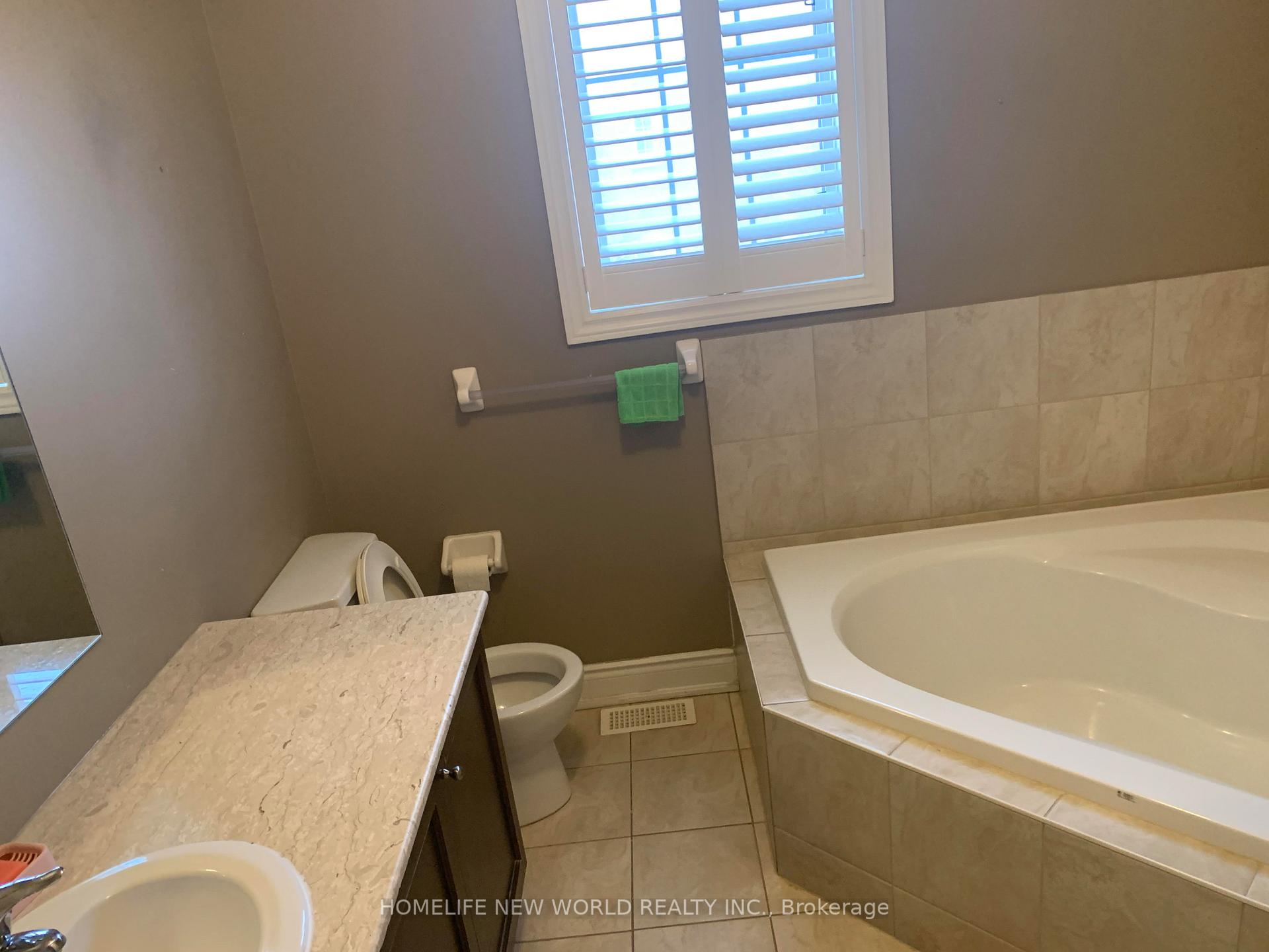 Photo 3 of 120 Peshawar Avenue, Markham, Village Green-South Unionville — HOMEH