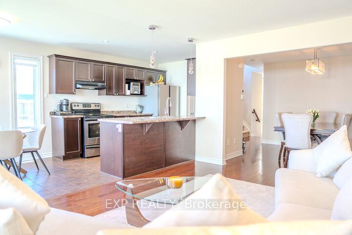 Photo 9 of 10 Penrith Street, Ottawa, Kanata - Morgan's Grant/South March — HOMEH
