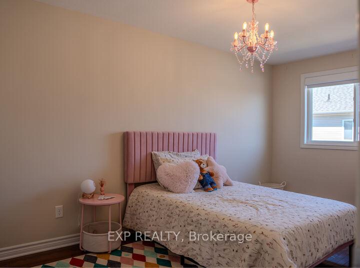 Photo 19 of 10 Penrith Street, Ottawa, Kanata - Morgan's Grant/South March — HOMEH