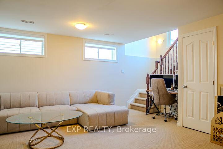 Photo 25 of 10 Penrith Street, Ottawa, Kanata - Morgan's Grant/South March — HOMEH