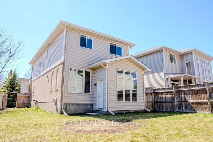 Photo 26 of 10 Penrith Street, Ottawa, Kanata - Morgan's Grant/South March — HOMEH