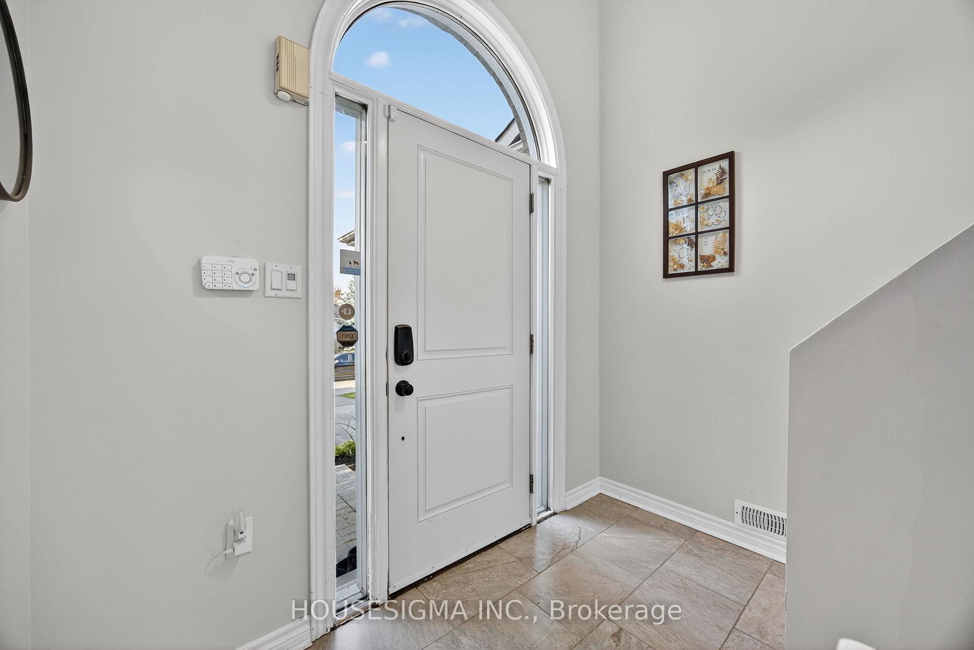 Photo 4 of 421 Irwin Street, Midland — HOMEH