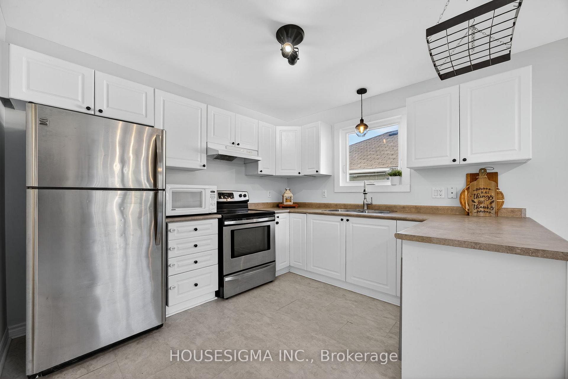 Photo 9 of 421 Irwin Street, Midland — HOMEH