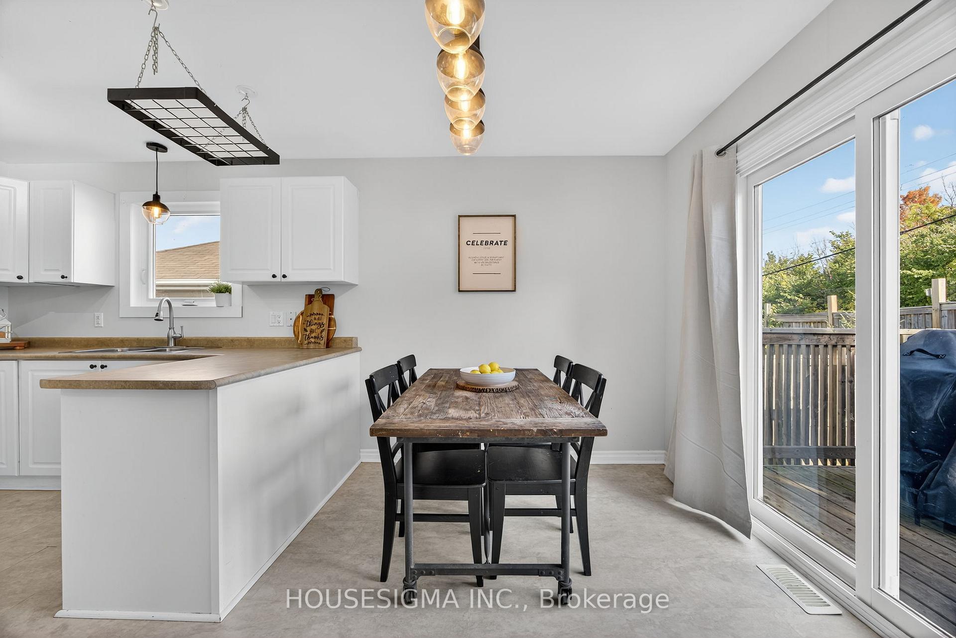 Photo 12 of 421 Irwin Street, Midland — HOMEH