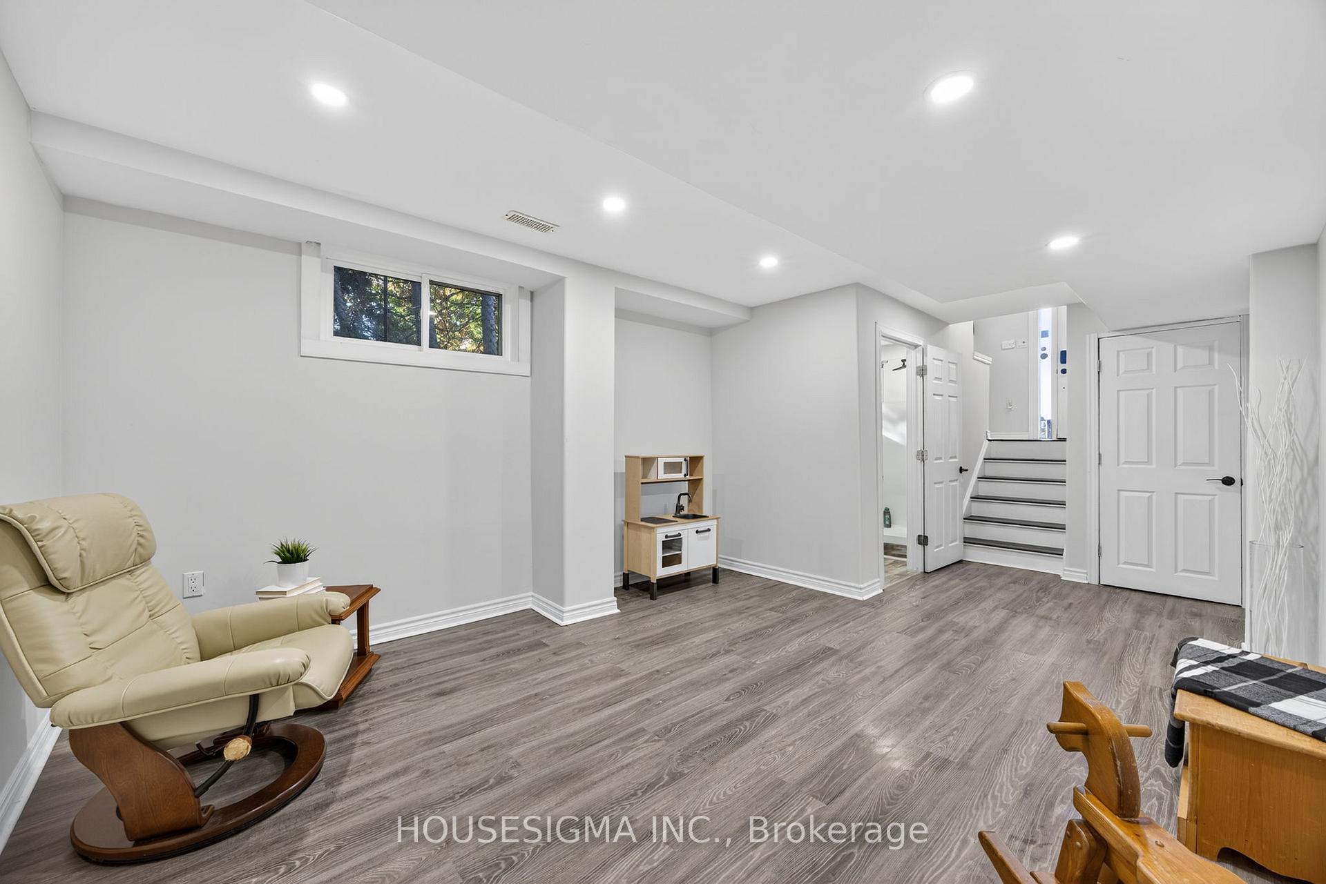 Photo 19 of 421 Irwin Street, Midland — HOMEH
