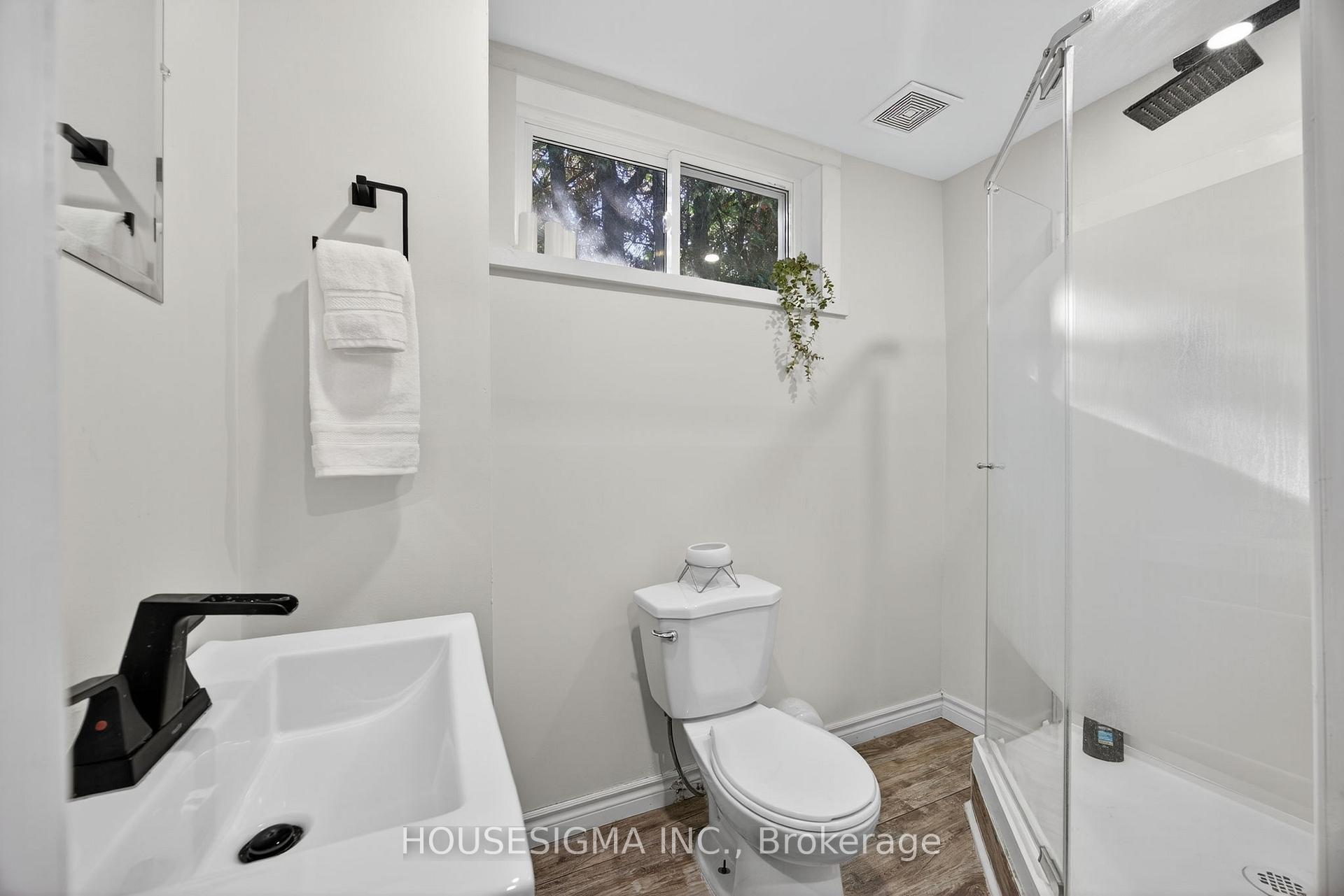 Photo 24 of 421 Irwin Street, Midland — HOMEH