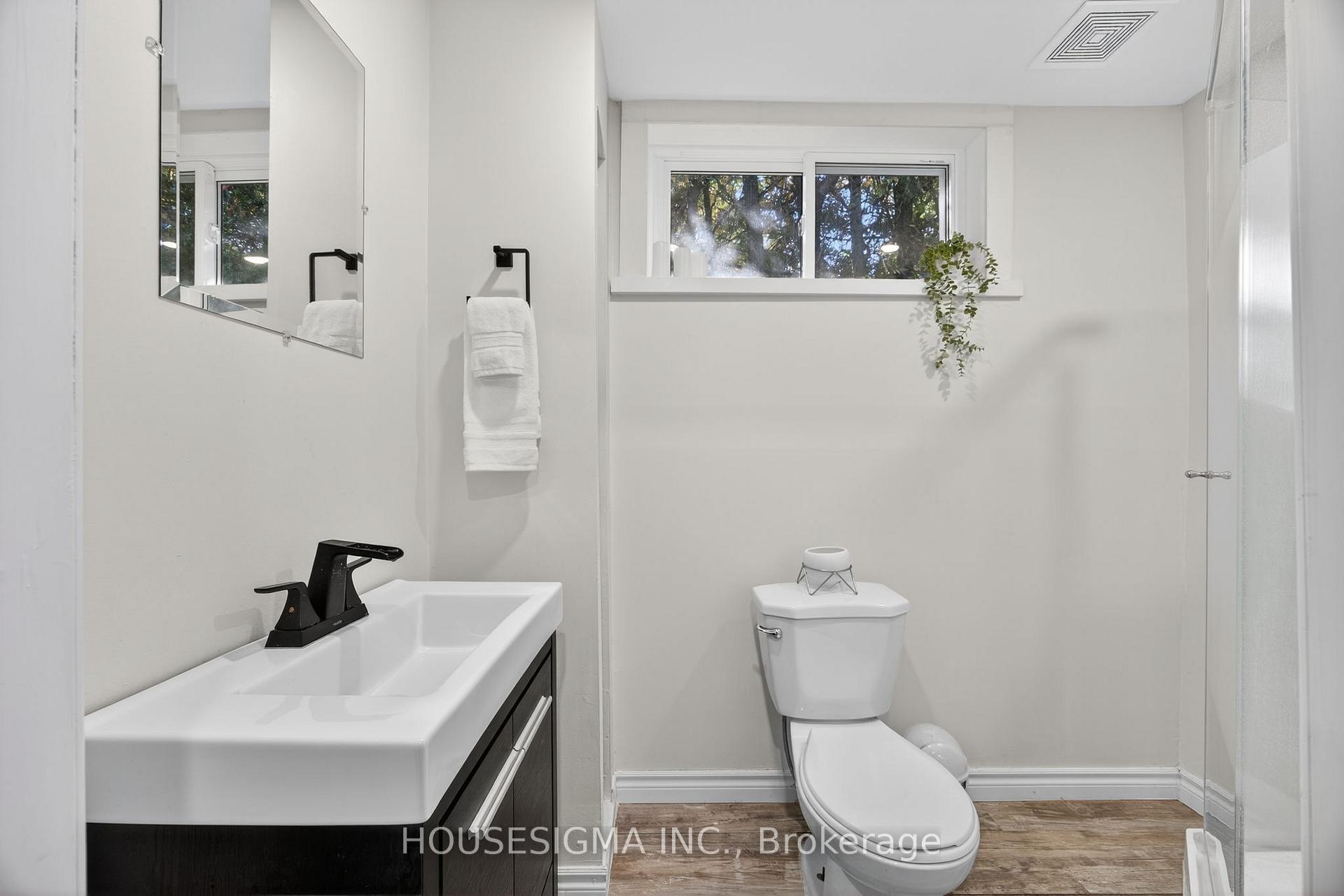 Photo 25 of 421 Irwin Street, Midland — HOMEH