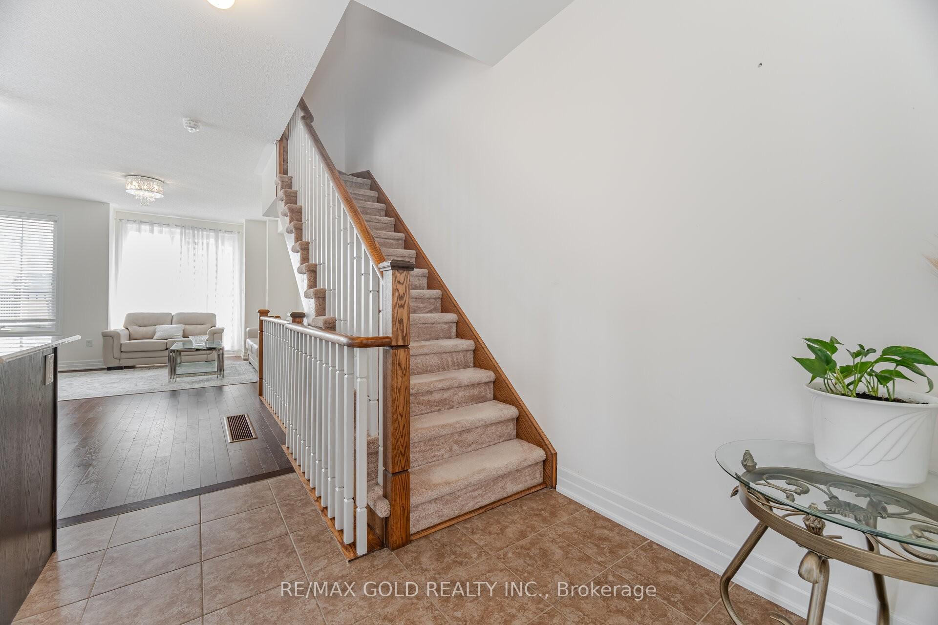 Photo 10 of 36 Karl Williams Lane, Markham, Rouge Fairways — HOMEH