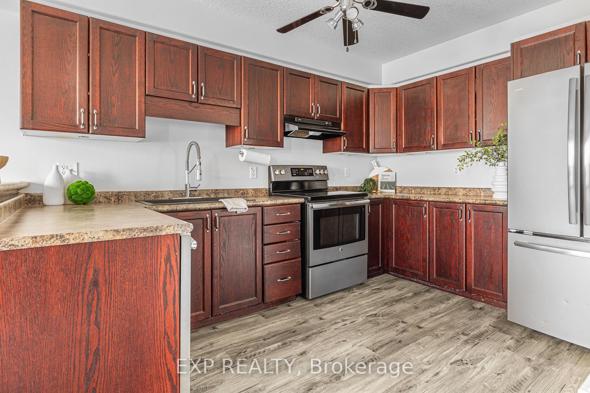 Photo 2 of 181 Sophia Crescent, Kitchener — HOMEH