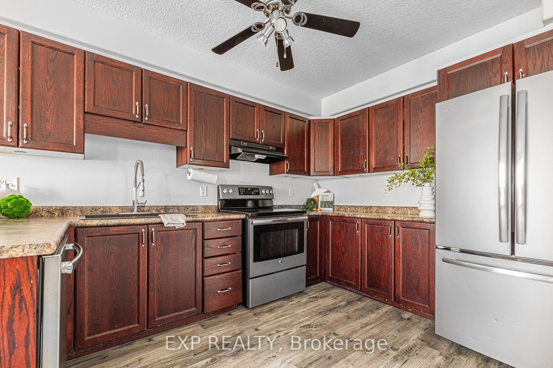 Photo 4 of 181 Sophia Crescent, Kitchener — HOMEH