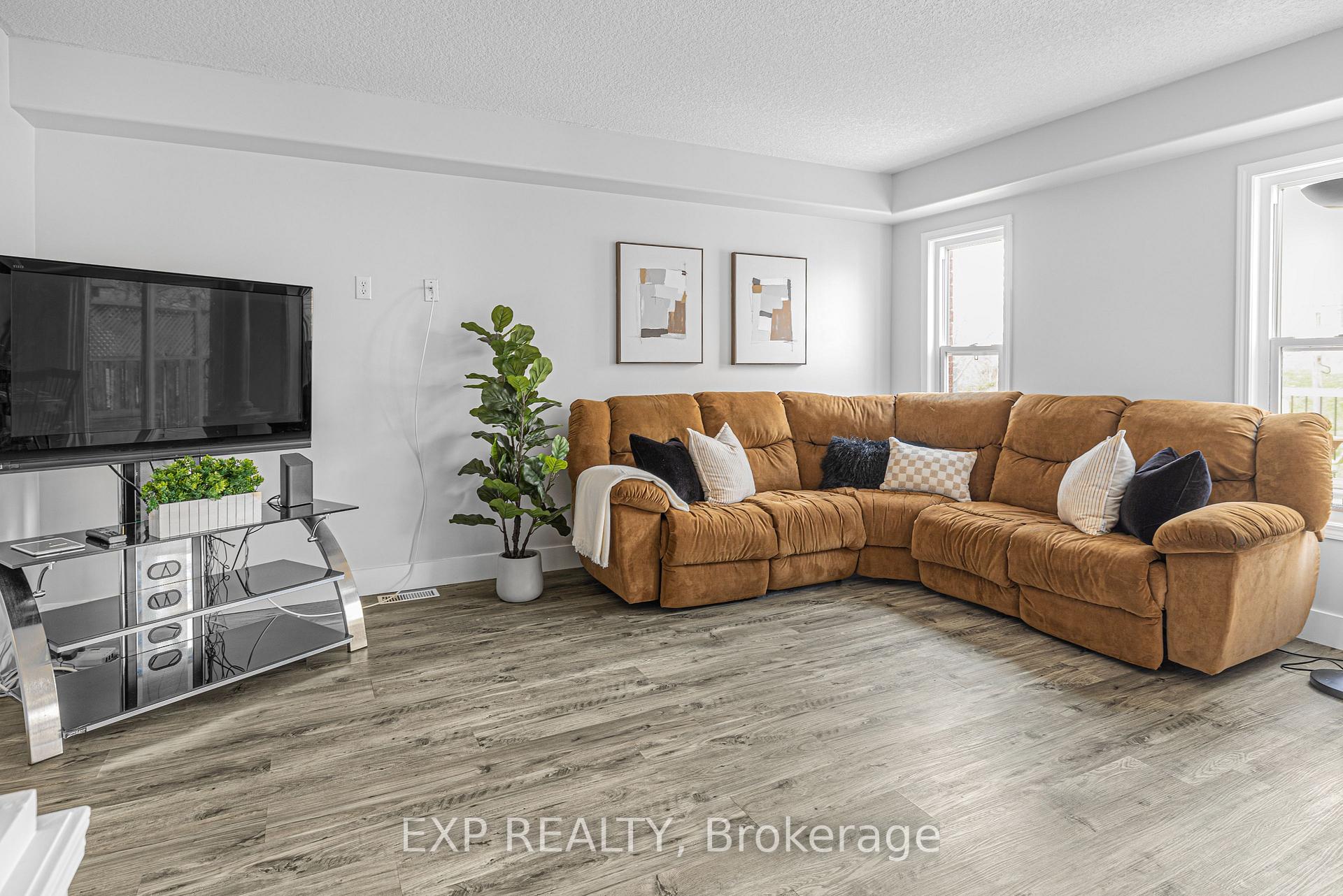 Photo 6 of 181 Sophia Crescent, Kitchener — HOMEH