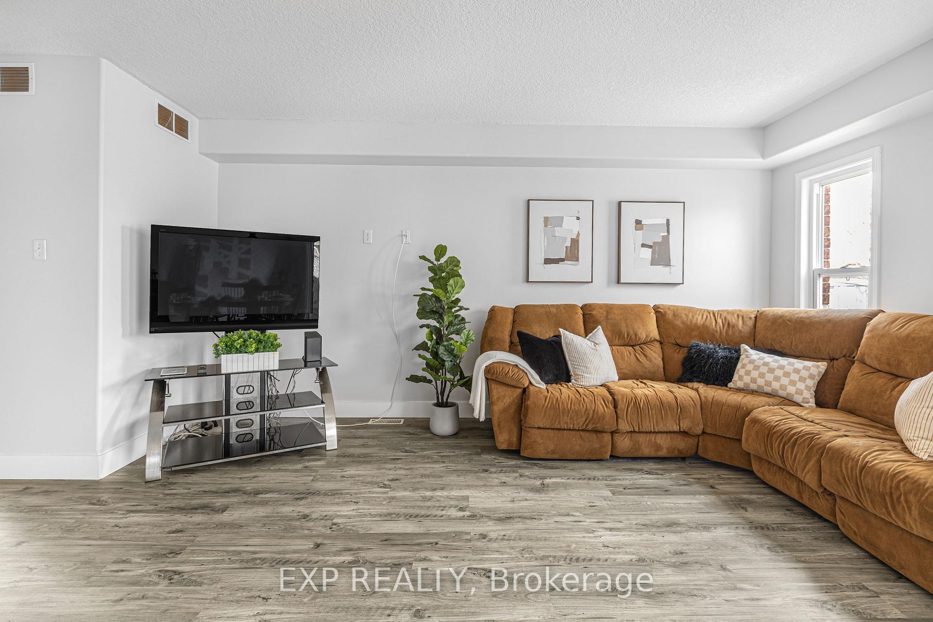 Photo 7 of 181 Sophia Crescent, Kitchener — HOMEH