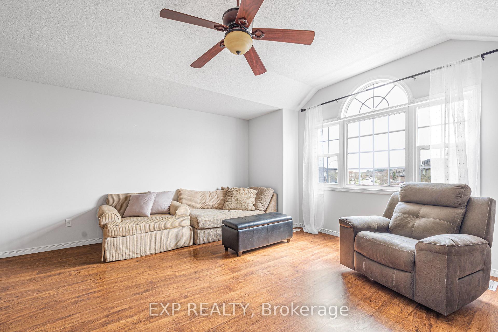 Photo 10 of 181 Sophia Crescent, Kitchener — HOMEH