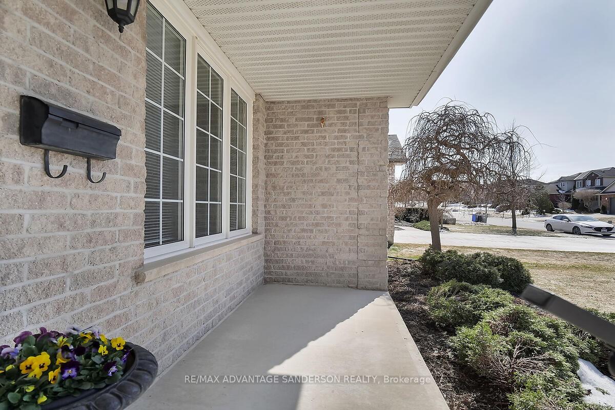 Photo 8 of 42 Calvert Lane, Middlesex Centre, Ilderton — HOMEH
