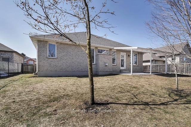 Photo 12 of 42 Calvert Lane, Middlesex Centre, Ilderton — HOMEH